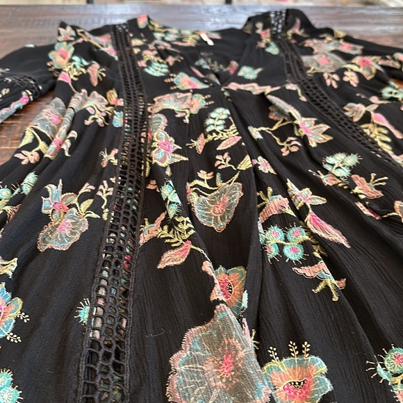 Free People. Size: Extra Small - Picture 2 of 4